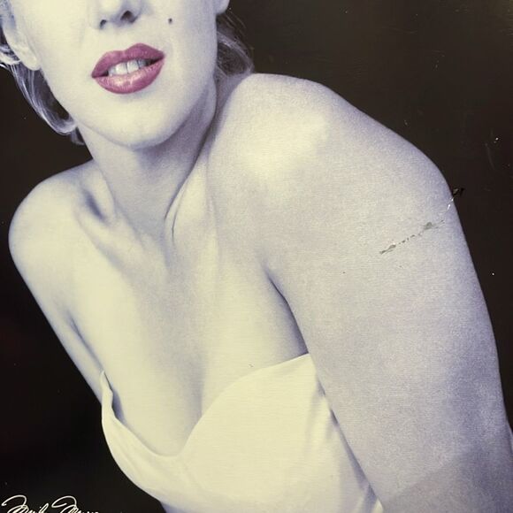 Marilyn Monroe Red Lips by Milton Greene on wood 19 x 15 EUC black & white w red - Picture 4 of 8